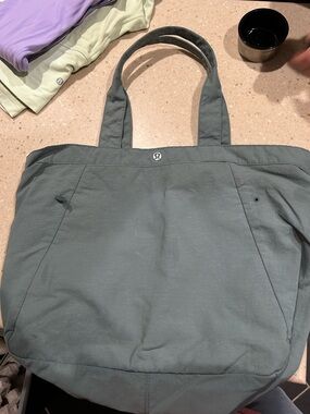 Lululemon Tote Bag – Everyday Carry / Gym Bag